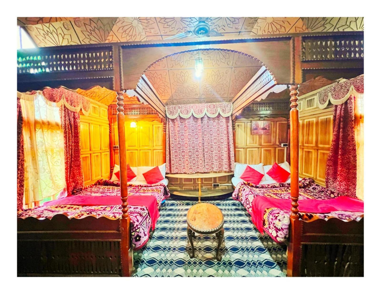 Mossess Group Of Houseboats Hotel Srinagar  Ngoại thất bức ảnh