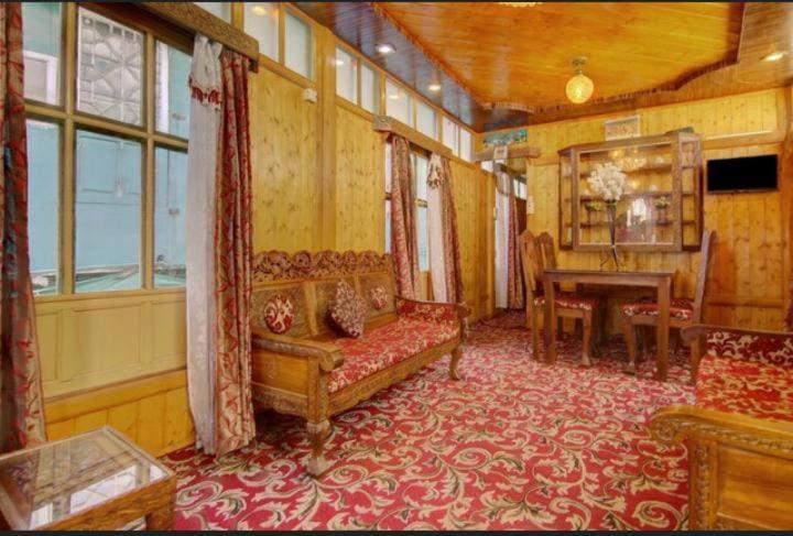 Mossess Group Of Houseboats Hotel Srinagar  Ngoại thất bức ảnh